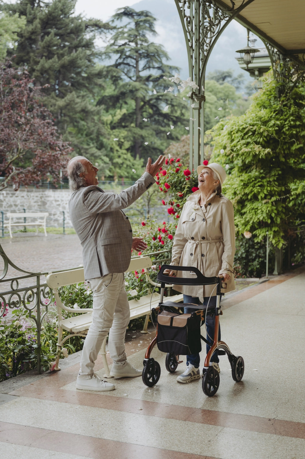 Carbon-Rollator CR Wide im Komplettpaket von SALJOL