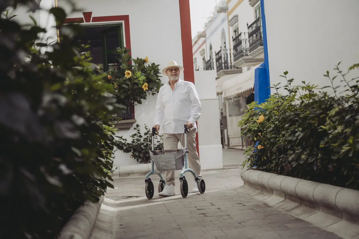 Leichtgewicht-Rollator AR Superlight von SALJOL